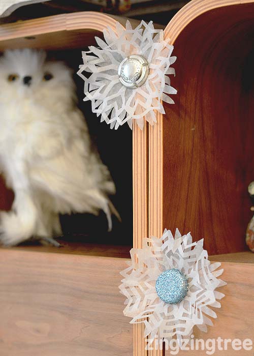 blue-glitter-bottle-top-snowflake-christmas-decoration