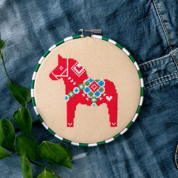 christmas dala horse cross stitch pattern