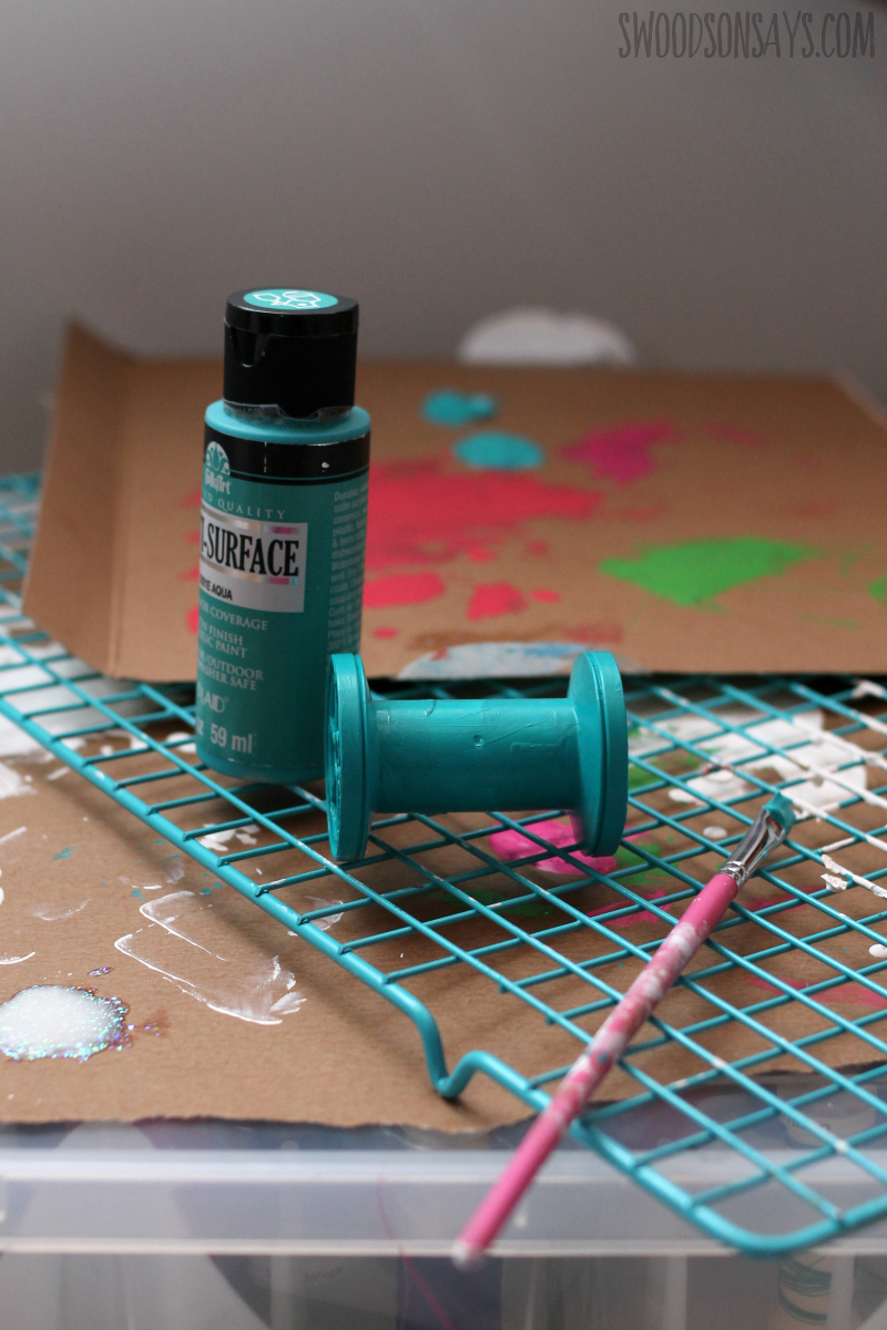 how to paint plastic thread spools