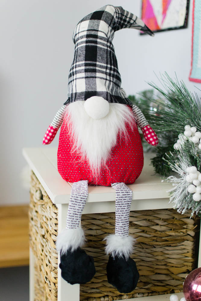 free christmas gnome stuffed toy pattern